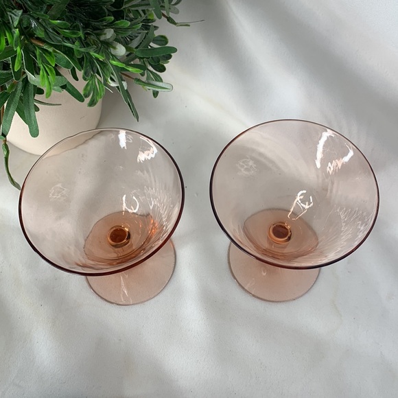 Beautiful pink swirl champagne/ sherbet glasses - Picture 3 of 9